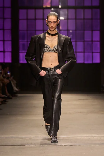 Look 1